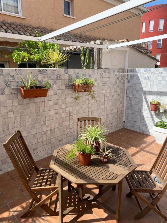 Comfortable Guest Room With Balcony Beniarjo Luaran gambar